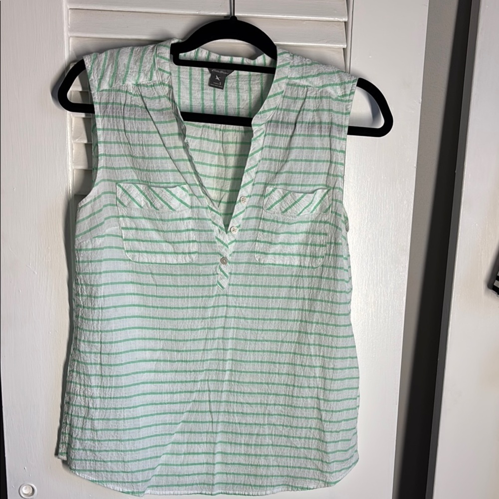Eddie Bauer Green Striped Sleeveless V Neck Top size Small - Picture 2 of 10